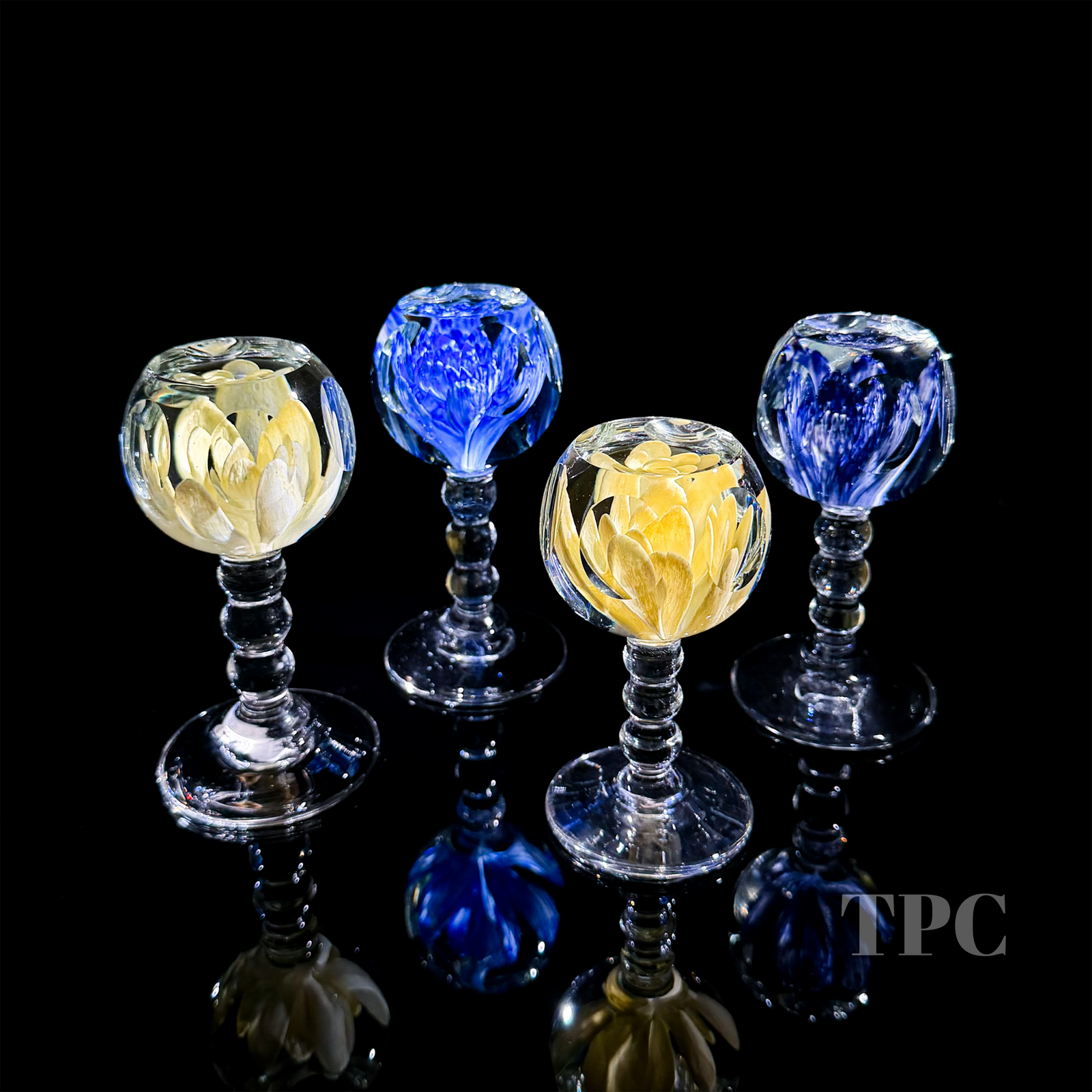 Perthshire Glass Art Paperweight Faceted Pedestal Rose PP133 (Collectors Choice!)