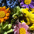 Clinton Smith 2024 Glass Art Paperweight Flamework Poison Dart Frogs with Flowers & Bee