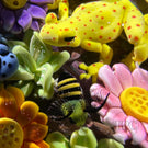 Clinton Smith 2024 Glass Art Paperweight Flamework Poison Dart Frogs with Flowers & Bee