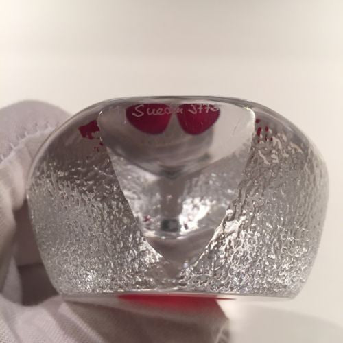 Signed Mats Jonasson Swedish Art Glass Paperweight Valentine's Day Hea