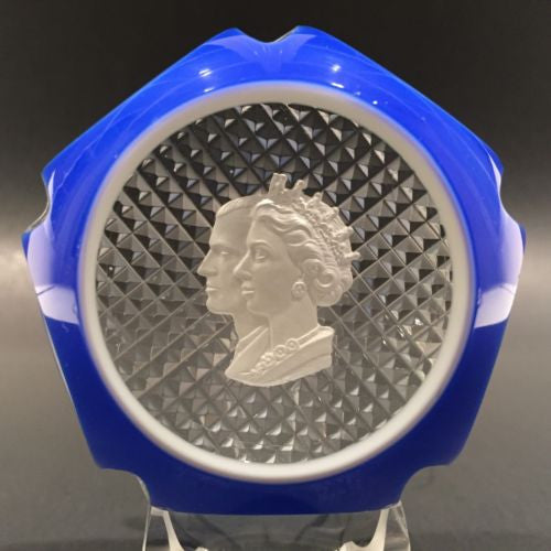 Baccarat Art Glass Paperweight Queen Elizabeth 1953 Coronation Sulphide