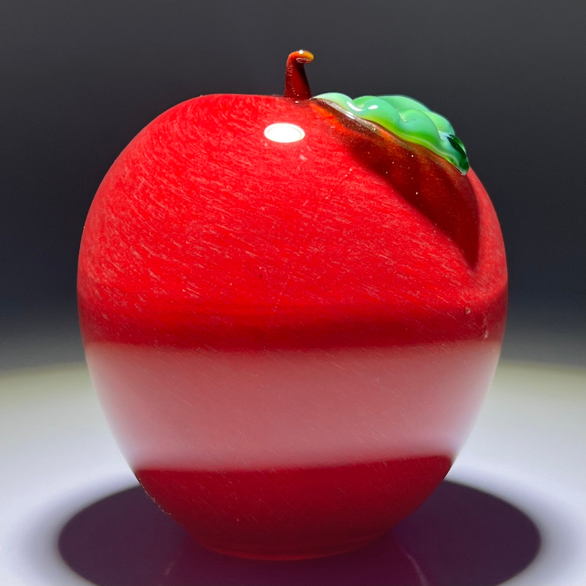 Chris Sherwin Commemorative 2015 PCA Convention Table Favor Glass Art Red Apple Paperweight