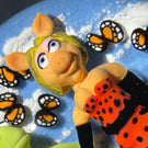 Clinton Smith 2021 Flamework Kermit The Frog & Miss Piggy with White Tulips and Monarch Butterflies