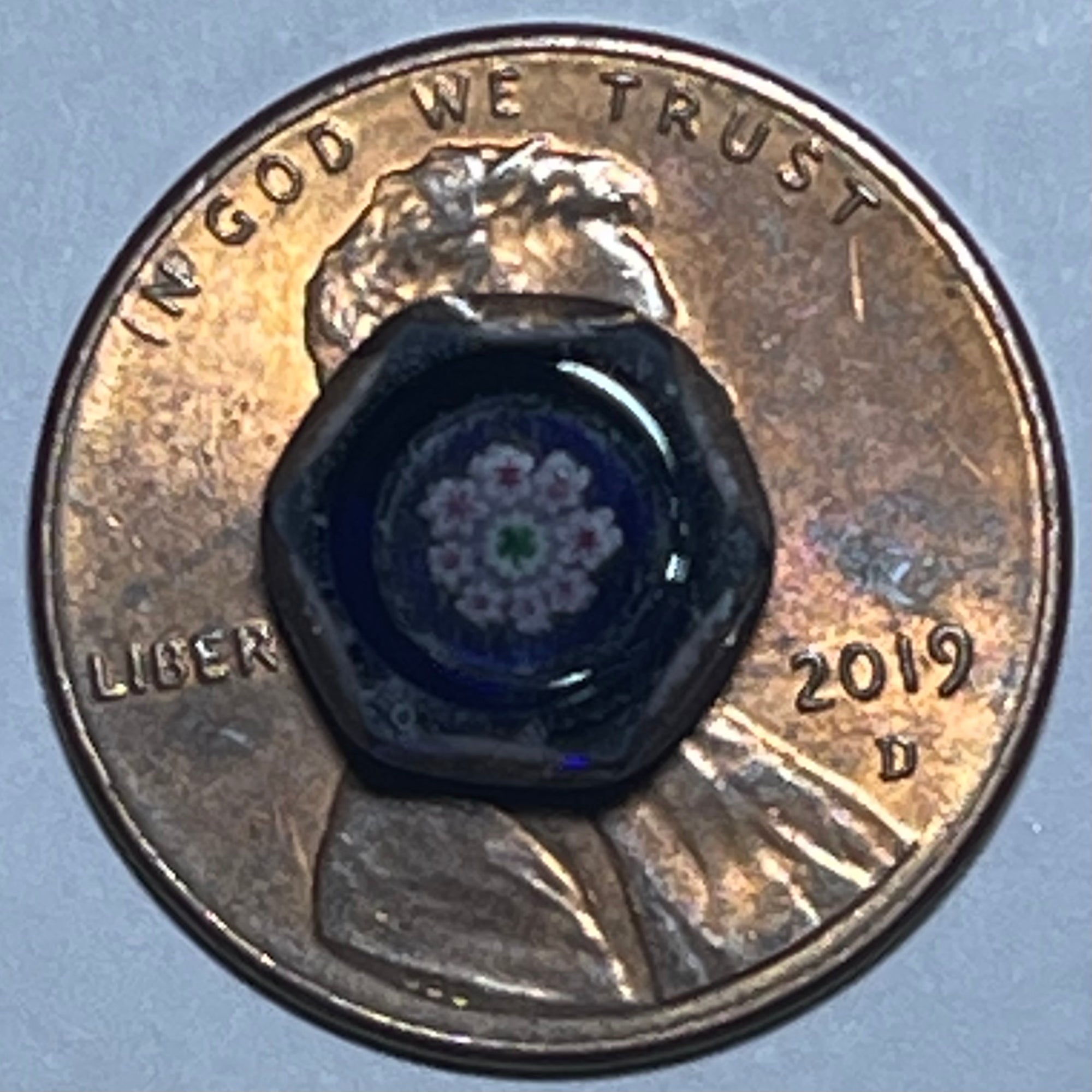 Vintage Charles Kaziun Jr. Faceted Doll House Paperweight with Clover Silhouette