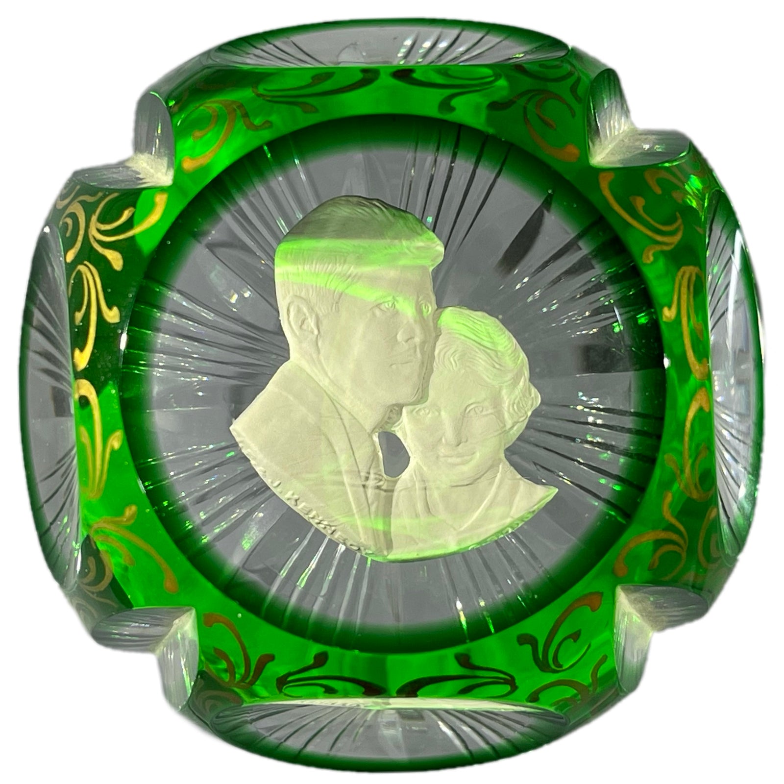 Cristal d’Albret 1967 Faceted John and Jackie Kennedy Faceted Green Overlay with Gold Gilt Decoration
